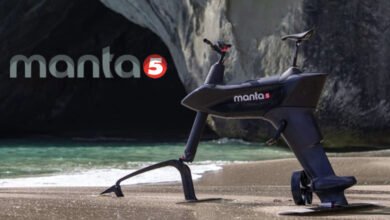 Manta5 Hydrofoiler XE-1 bici elettrica sull’acqua con tecnologia hydrofoil durante utilizzo